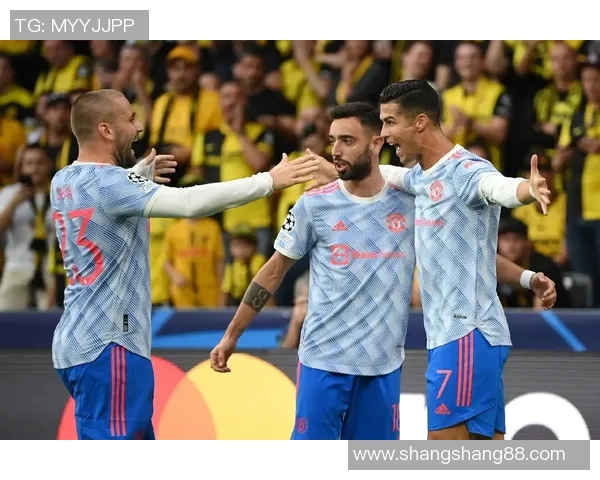 踢足球帅气十足的韩国球星展现超凡技术与不屈精神